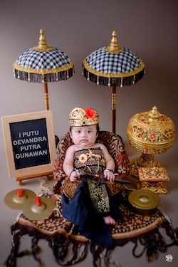 Undangan Upacara Tiga Bulanan